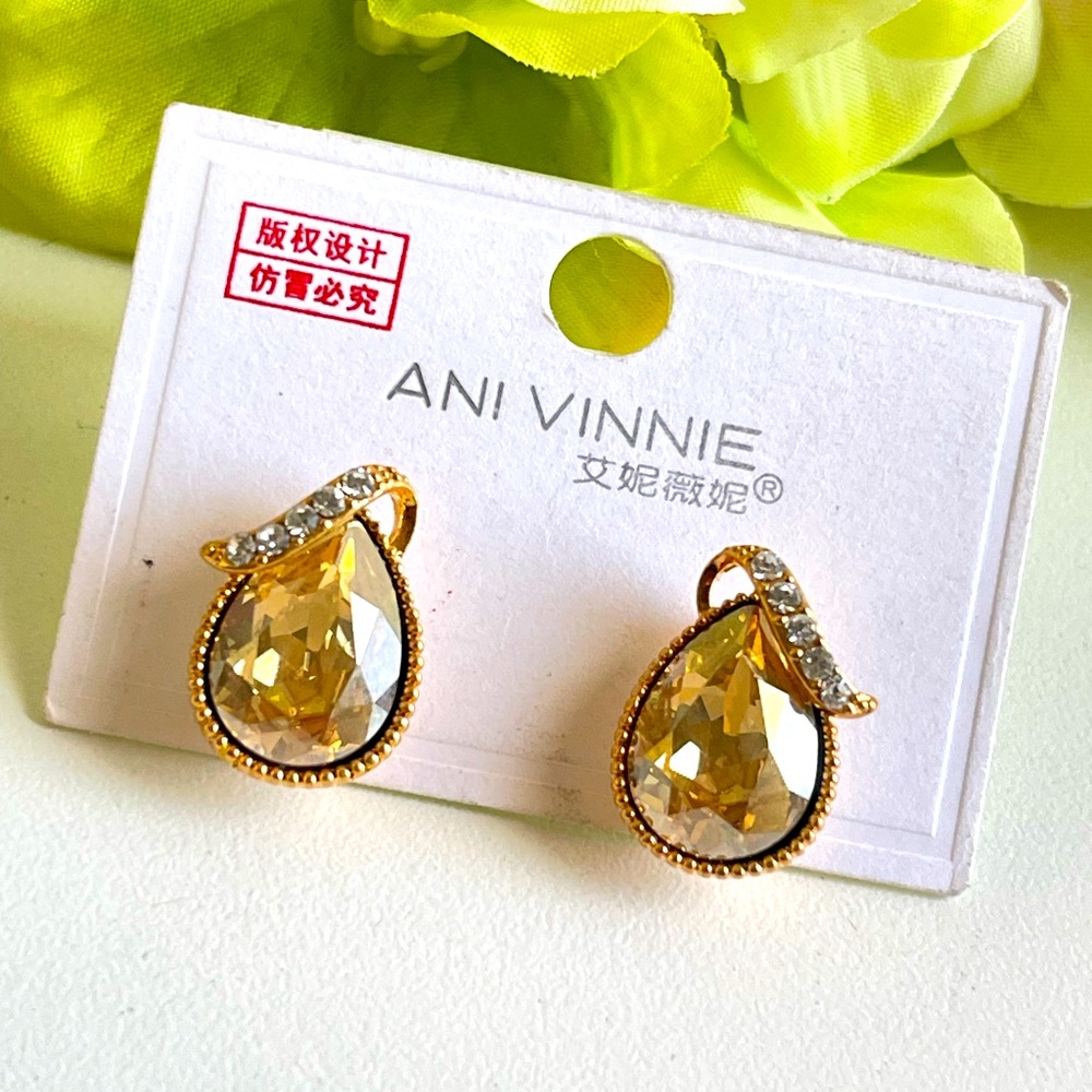 Swarovski crystal Gold and amber Teardrop Earrings